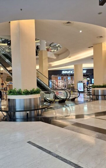 Living Room in  Shop at North Mullanpur – for Sale