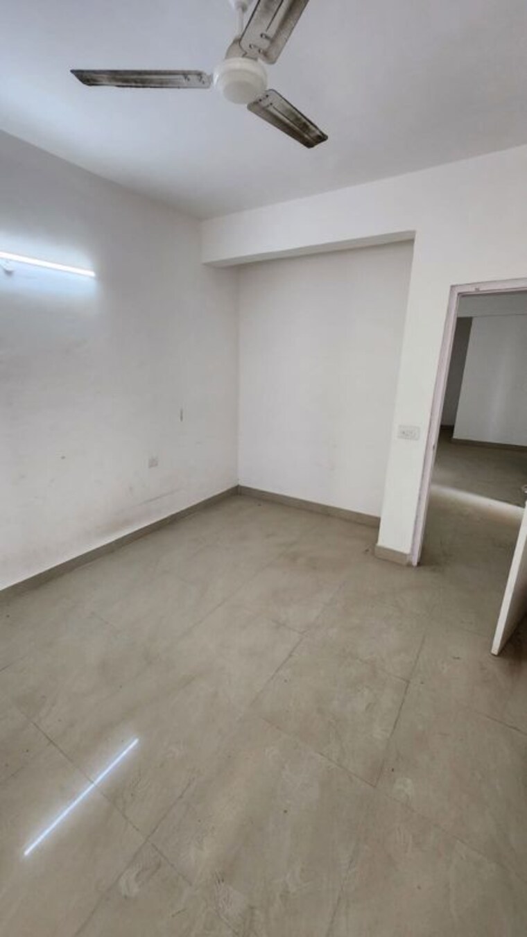 Room, suncity-avenue-76 2 Bedroom 635 Sq.Ft. Apartment In Sector 76 Gurgaon 9812262