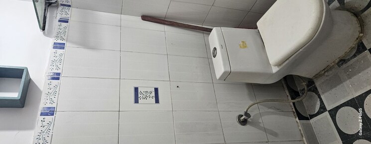 Bathroom, om vihar 2.5 Bedroom 900 Sq.Ft. Builder Floor In Om Vihar Delhi 9812275