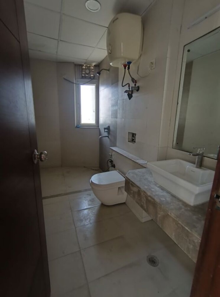 Bathroom, jaypee-greens-kalypso-court 3 Bedroom 2650 Sq.Ft. Apartment In Sector 128 Noida 9812277
