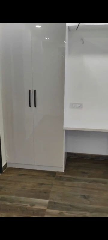 Room in 3 BHK Apartment at Jaypee Kalypso Court, Sector 128 – for Rent