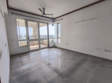 Room in 3 BHK Apartment at Jaypee Kalypso Court, Sector 128 – for Rent