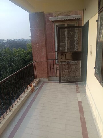 Balcony in 2 BHK Apartment at RWA Apartments Sector 29, Sector 29 – for Rent