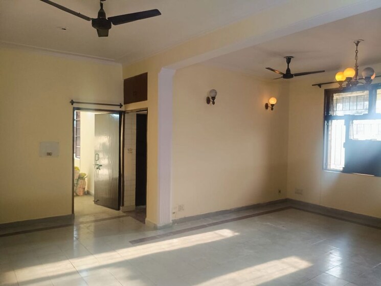 Room, rwa-apartments-sector-29 2 Bedroom 1100 Sq.Ft. Apartment In Sector 29 Noida 9812289