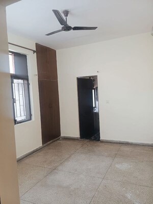 Room in 2 BHK Apartment at RWA Apartments Sector 29, Sector 29 – for Rent