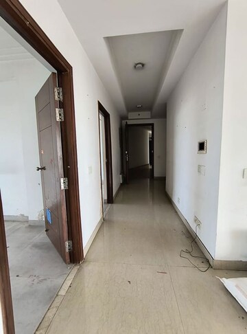 Building Lobby in 3 BHK Apartment at Jaypee Kalypso Court, Sector 128 – for Rent
