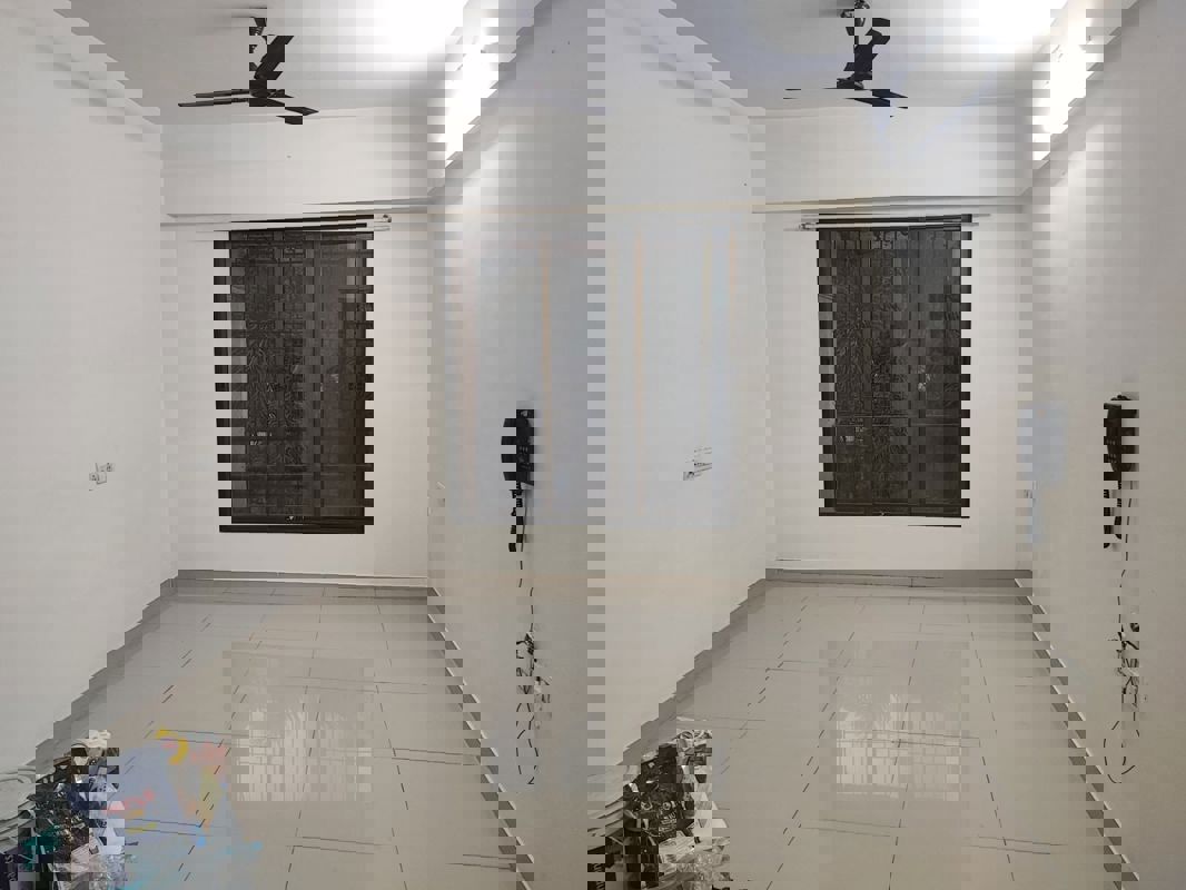 2 BHK + Pooja Room Apartment For Sale in Shreeji Splendor