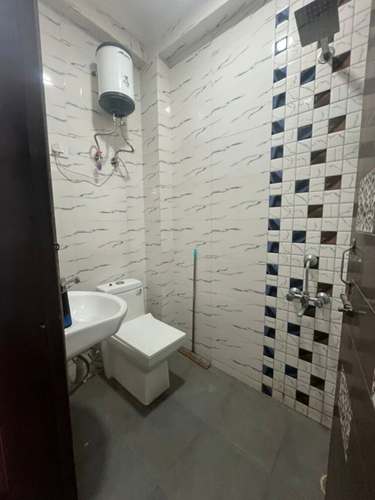 Bathroom, saket 1 RK 350 Sq.Ft. Builder Floor In Saket Delhi 9812301