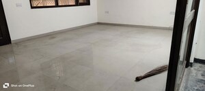 Room in 2 BHK Builder Floor at Tulip Mall, Sector 46 – for Rent