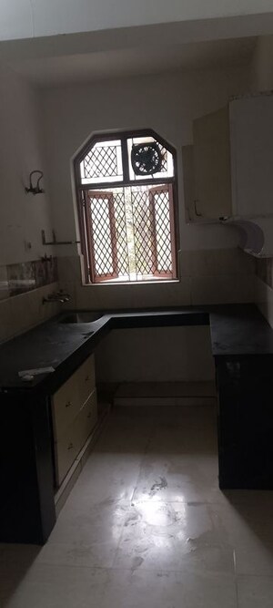 Kitchen in 2.5 BHK Builder Floor at Arun Yamuna Enclave, Sector 30 – for Rent