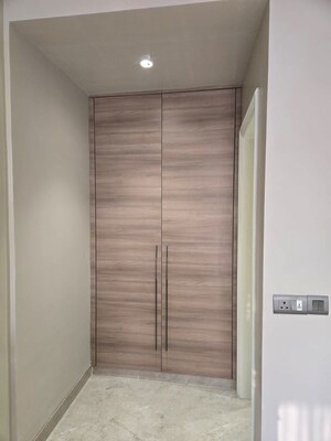 Room in 3 BHK Apartment at Jaypee Pavilion Heights III, Sector 128 – for Rent