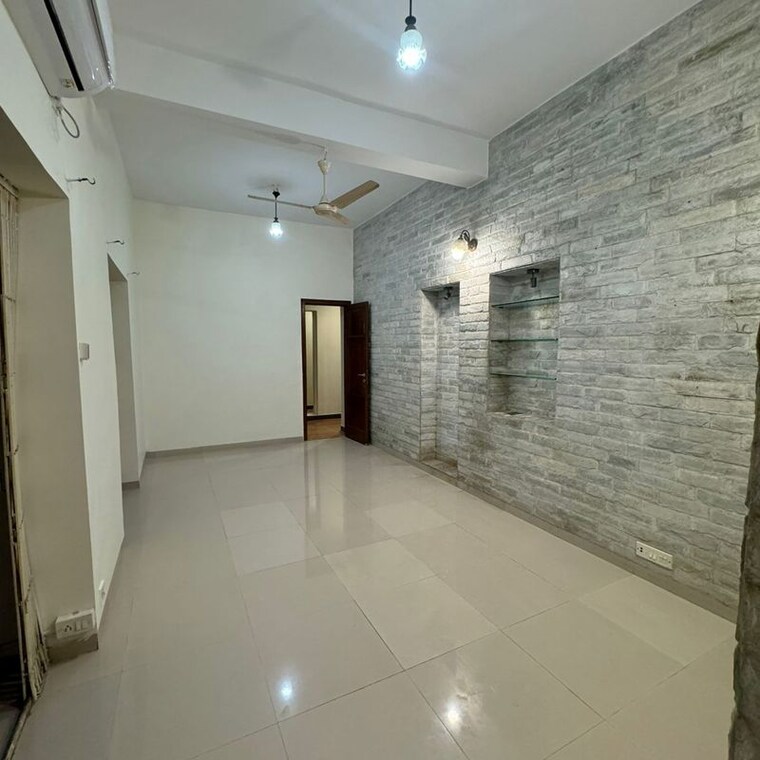 undefined, tardeo 4 Bedroom 3000 Sq.Ft. Apartment In Tardeo Mumbai 9812321