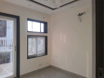 Room in 3 BHK Builder Floor at Ansal Plaza Sector-23, Sector 23 – for Rent