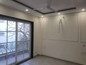 Room in 3 BHK Builder Floor at Ansal Plaza Sector-23, Sector 23 – for Rent