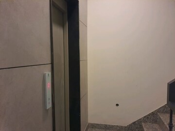 Room in 3 BHK Builder Floor at Ansal Plaza Sector-23, Sector 23 – for Rent