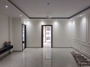 Room in 3 BHK Builder Floor at Ansal Plaza Sector-23, Sector 23 – for Rent