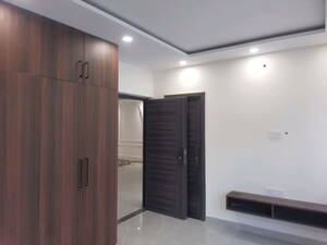Room in 3 BHK Builder Floor at Ansal Plaza Sector-23, Sector 23 – for Rent