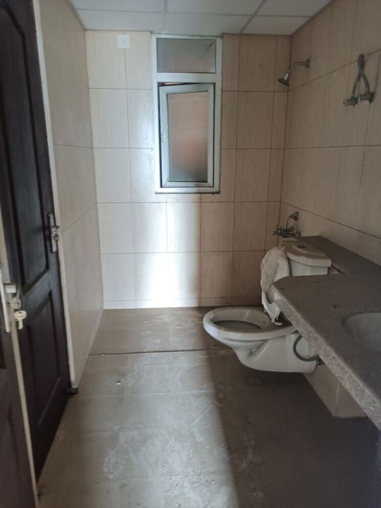 Bathroom, lotus-panache 4 Bedroom 2794 Sq.Ft. Apartment In Sector 110 Noida 9812341