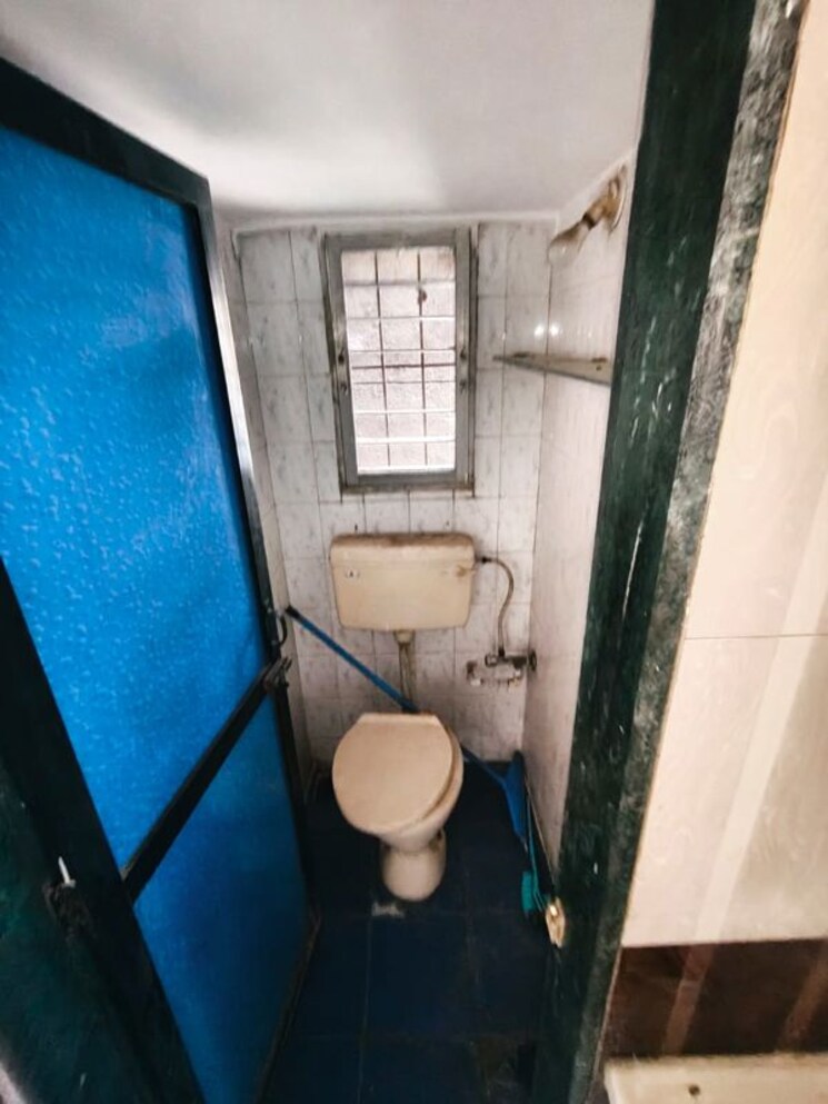 Bathroom, saibaba-vihar-complex 1 Bedroom 450 Sq.Ft. Apartment In Anand Nagar Thane 9812299