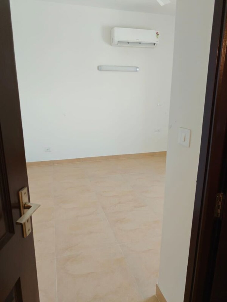 Room, rwa-apartments-sector-30 2 Bedroom 1800 Sq.Ft. Independent House In Sector 30 Noida 9812348