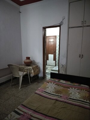 Bedroom in 3 BHK Builder Floor at Eldeco Ananda, Sector 48 – for Rent