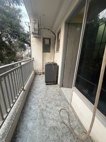 Balcony in 3 BHK Builder Floor at Sector 30 – for Rent