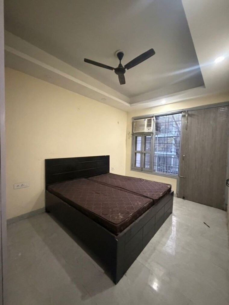 Bedroom, sector 30 3 Bedroom 1700 Sq.Ft. Builder Floor In Sector 30 Gurgaon 9812365