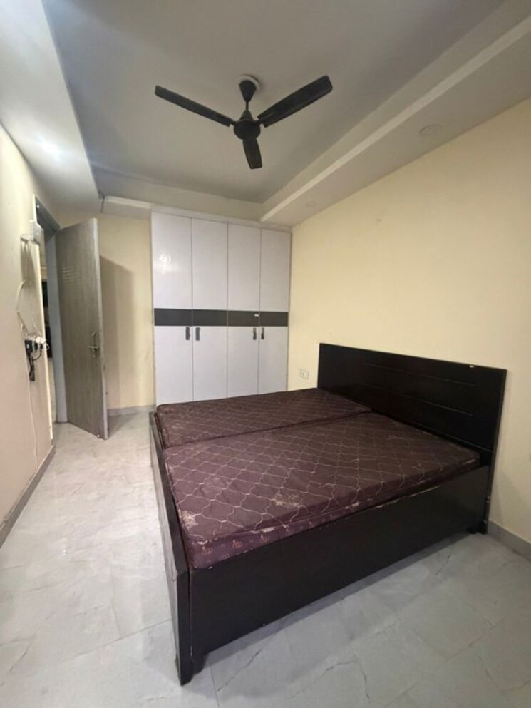 Bedroom, sector 30 3 Bedroom 1700 Sq.Ft. Builder Floor In Sector 30 Gurgaon 9812365