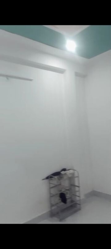 Room in 2 BHK Independent House at Mu 1 Greater Noida – for Rent