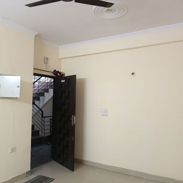 Room, arv-park 2 Bedroom 950 Sq.Ft. Independent House In Sector 63 Noida 9812383