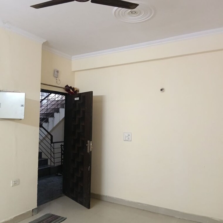 Room, arv-park 2 Bedroom 950 Sq.Ft. Independent House In Sector 63 Noida 9812383