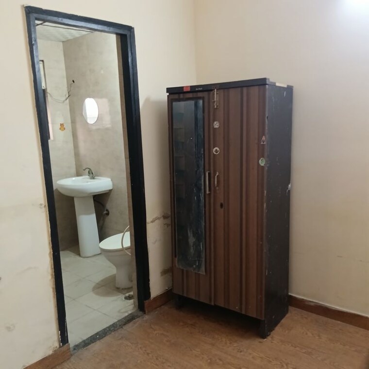 Room, arv-park 2 Bedroom 950 Sq.Ft. Independent House In Sector 63 Noida 9812383