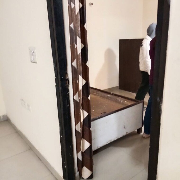 undefined, arv-park 2 Bedroom 950 Sq.Ft. Independent House In Sector 63 Noida 9812383