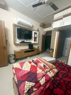 Bedroom in 2 BHK Builder Floor at Sector 15 – for Rent