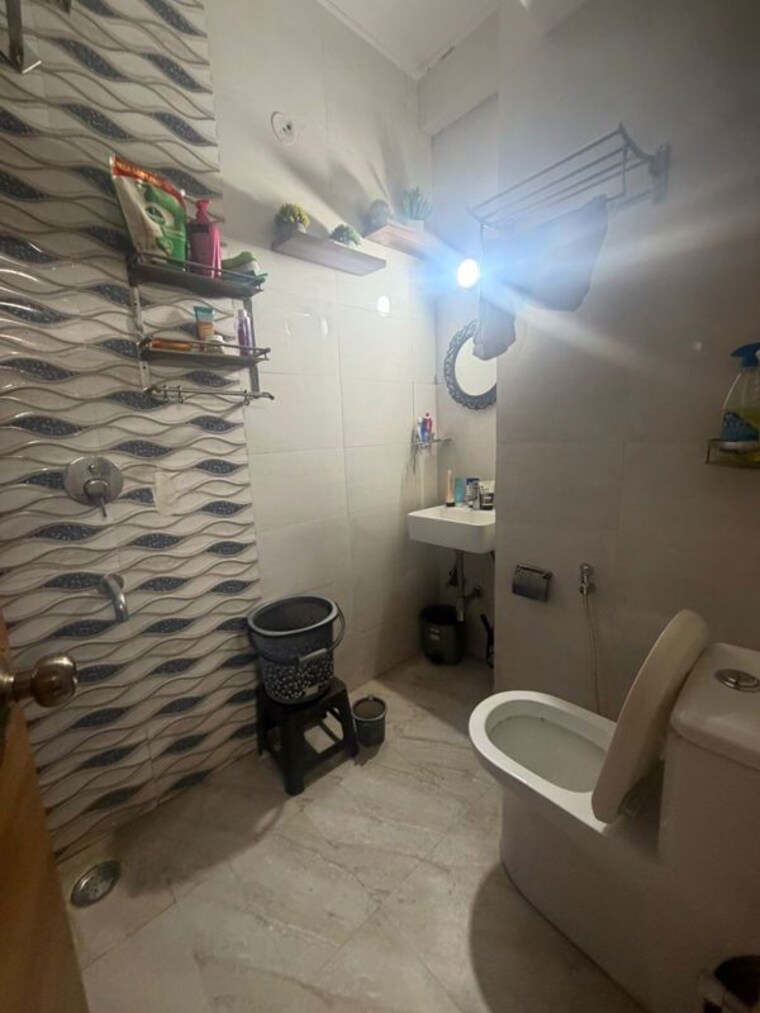 Attached Bathroom, sector 15 2 Bedroom 1500 Sq.Ft. Builder Floor In Sector 15 Gurgaon 9812384