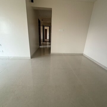 Room in 3 BHK Apartment at Sheth Montana Phase 3, Moti Nagar – for Sale