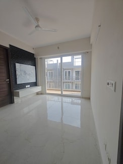 2.5 BHK + Study Room Builder Floor For Sale in Smart World Gems