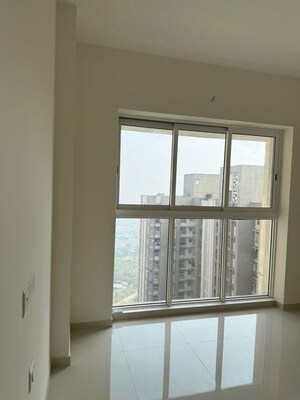 1 BHK Apartment For Rent in Lodha Amara, Kolshet Road