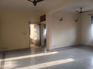 Room in 2 BHK Builder Floor at RWA Apartments Sector 50, Sector 50 – for Rent