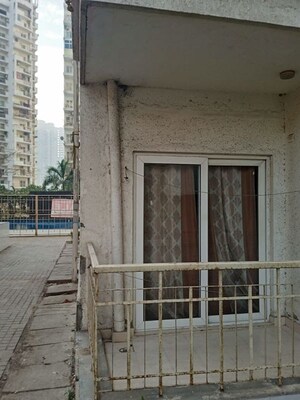 Balcony in 3 BHK Builder Floor at RWA Apartments Sector 50, Sector 50 – for Rent