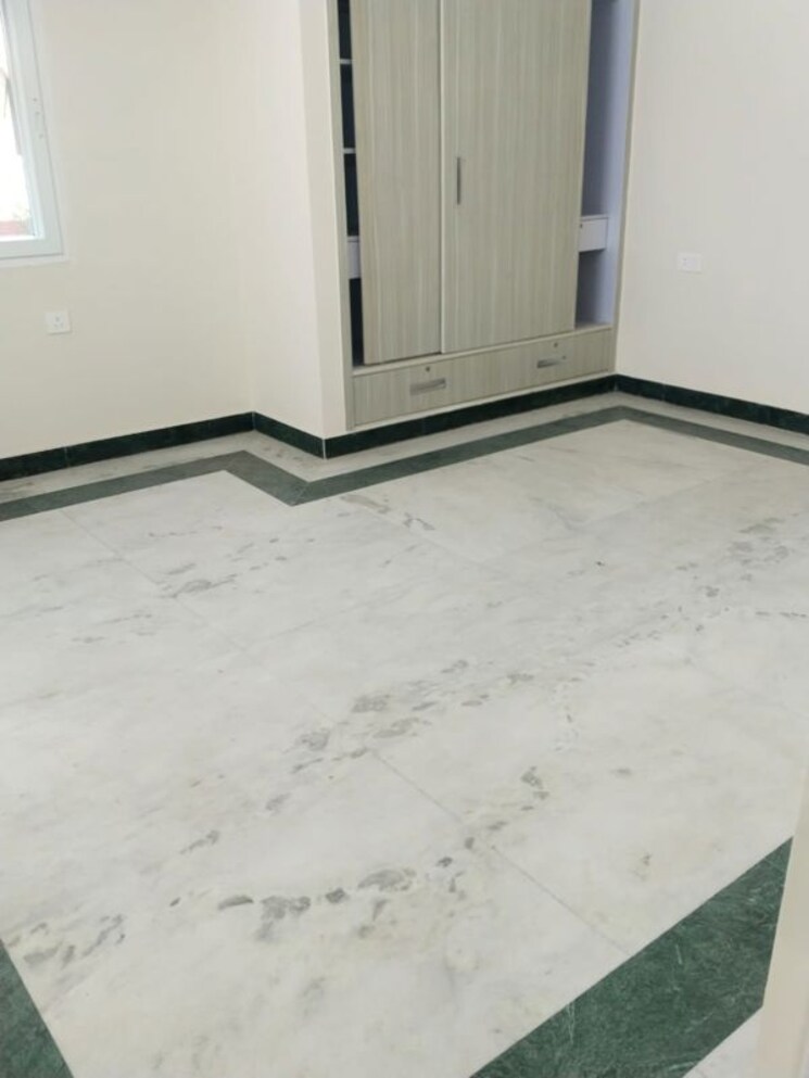 Room, rwa-apartments-sector-50 3 Bedroom 2000 Sq.Ft. Builder Floor In Sector 50 Noida 9812408