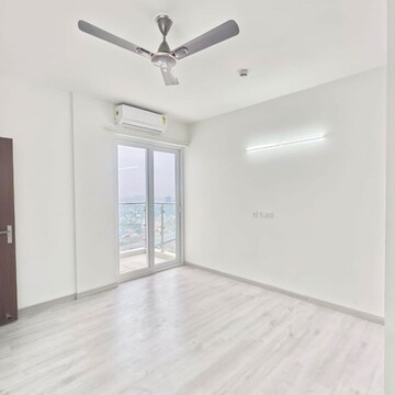 Room in 3 BHK Apartment at Hero Homes Gurgaon, Sector 104 – for Rent