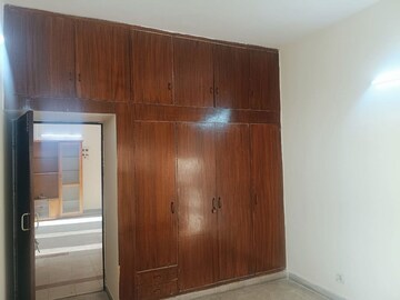 Furnished Amenities in 2 BHK Builder Floor at RWA Apartments Sector 51, Sector 51 – for Rent