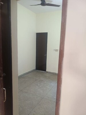 Room in 2 BHK Builder Floor at RWA Apartments Sector 51, Sector 51 – for Rent