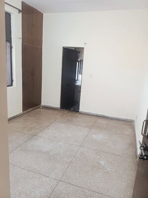 Room in 2 BHK Builder Floor at RWA Apartments Sector 51, Sector 51 – for Rent