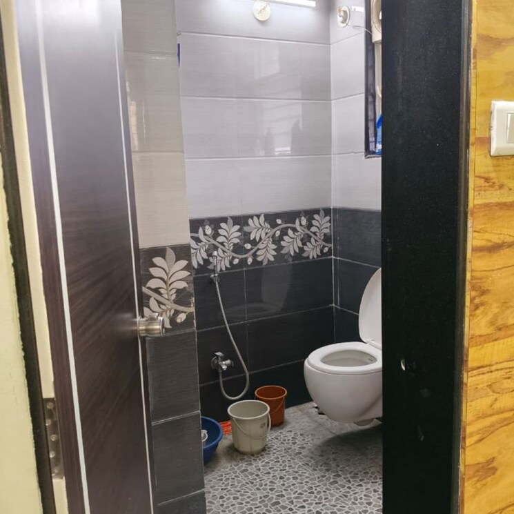 Bathroom, chandan nagar 1 Bedroom 580 Sq.Ft. Apartment In Chandan Nagar Pune 9812447