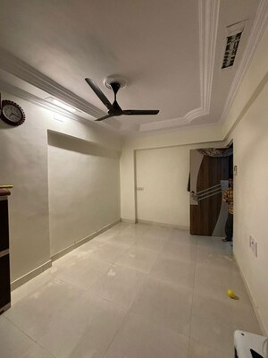 Bathroom in 2 BHK Apartment at Oberoi Realty Park View, Kandivali East – for Rent