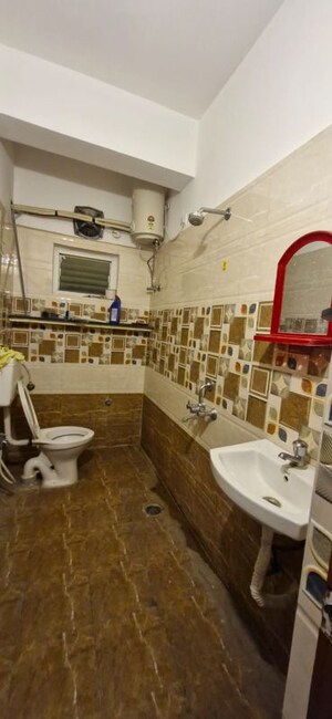 Master Bedroom in 3 BHK Builder Floor at Kondapur – for Rent