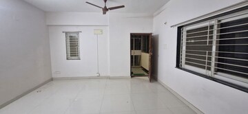 Room in 3 BHK Builder Floor at Kondapur – for Rent