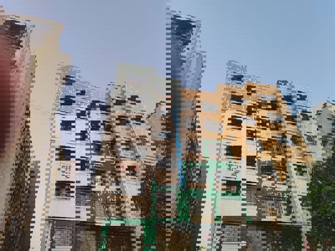 2 BHK + Extra Room Apartment For Sale in Charkop Sector 7